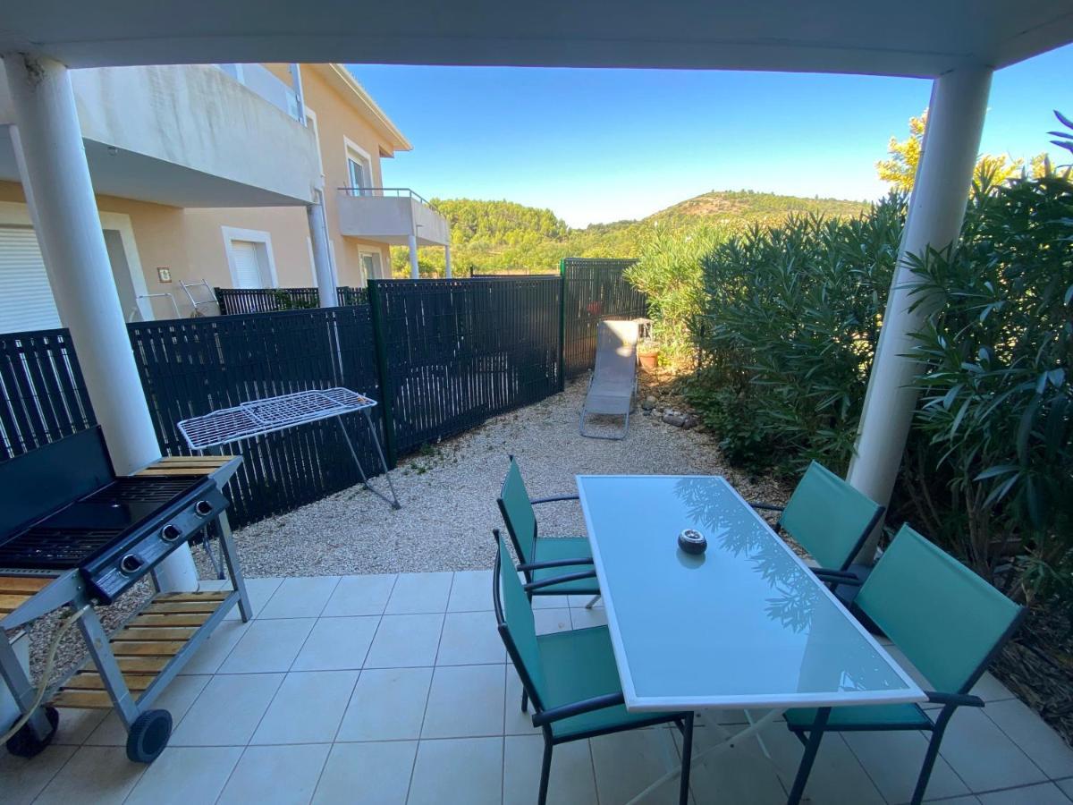 Appartement entre lac et mer avec piscine Péret Extérieur photo