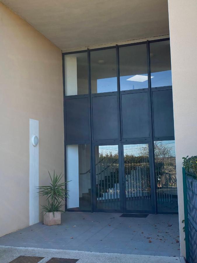 Appartement entre lac et mer avec piscine Péret Extérieur photo