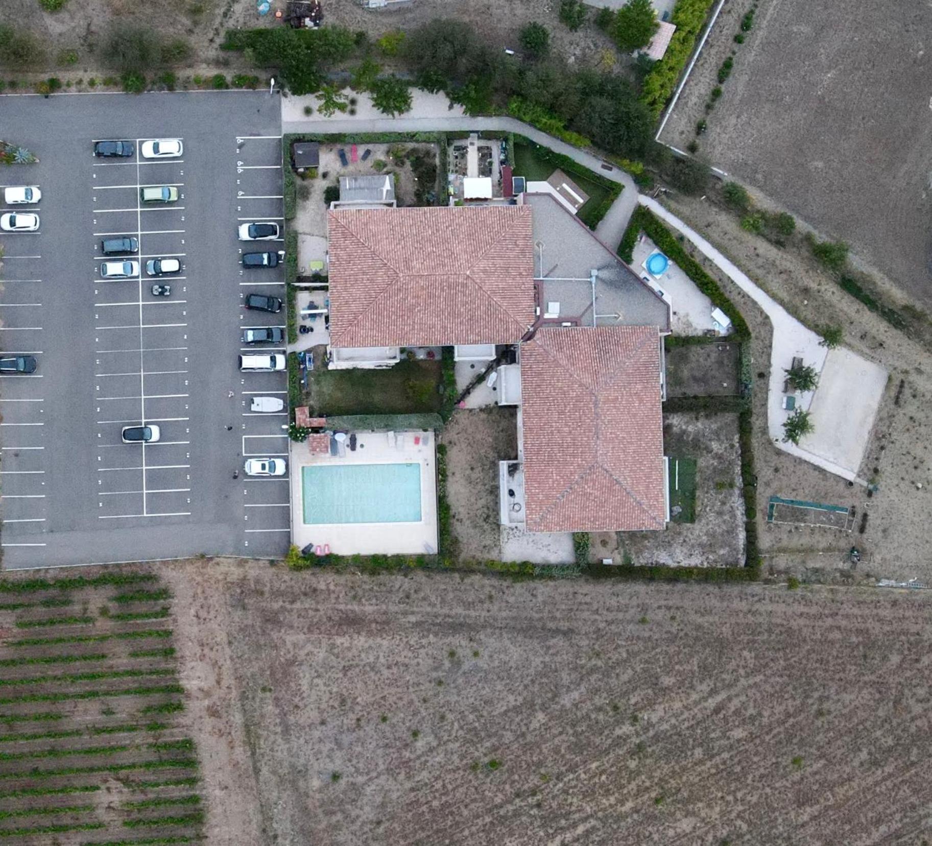 Appartement entre lac et mer avec piscine Péret Extérieur photo
